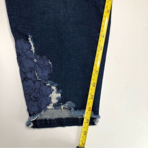 Lane Bryant Mid-Rise Super Stretch Skinny Ripped Hem Floral Patched Size 24P - Picture 8 of 9